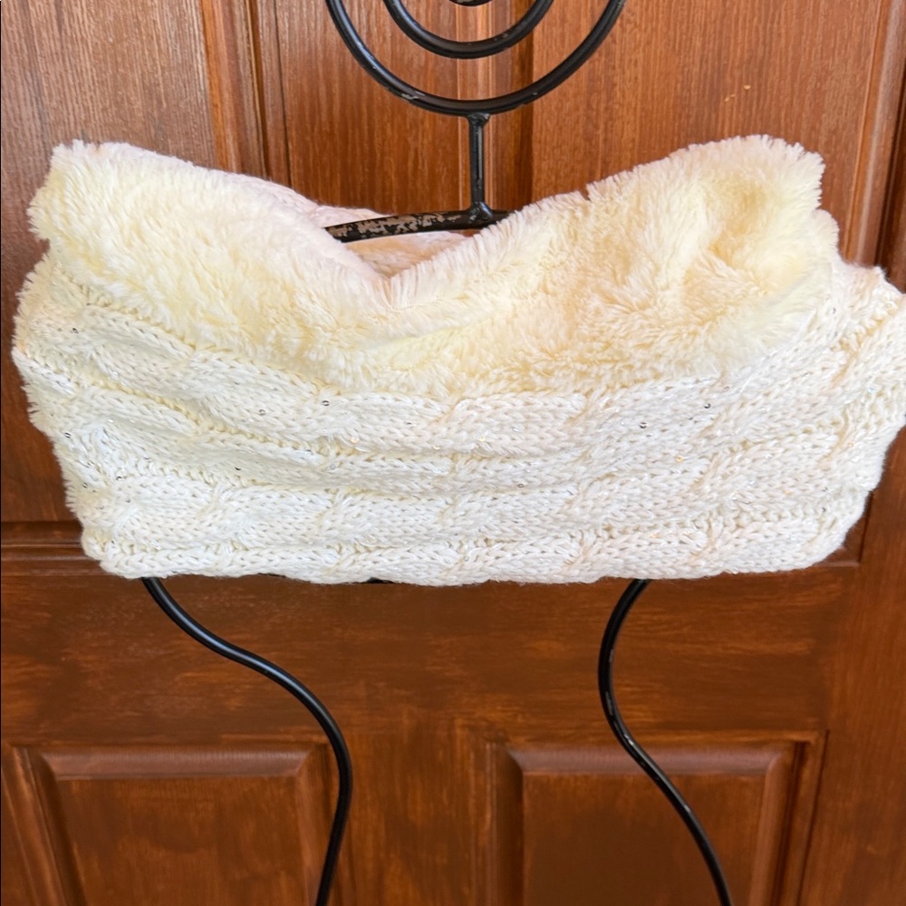 Treska Collections Womens Cream Cable Knit Faux Fur Lined Sequin Infinity Scarf